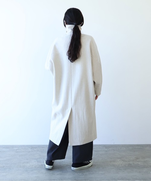 yuni(ユニ )の「△ウールsuper100 bal collar cocoonコート(ステンカラーコート・レディース・アイボリー/ブラック・FREE)」の5枚目の写真