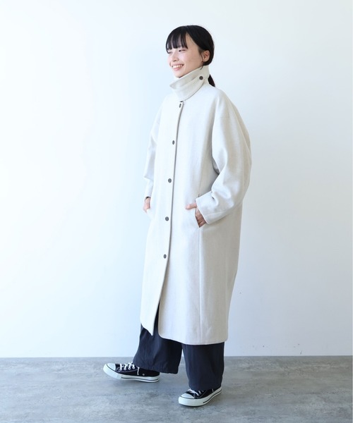 yuni(ユニ )の「△ウールsuper100 bal collar cocoonコート(ステンカラーコート・レディース・アイボリー/ブラック・FREE)」の4枚目の写真