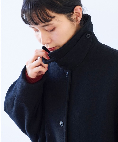 yuni(ユニ )の「△ウールsuper100 bal collar cocoonコート(ステンカラーコート・レディース・アイボリー/ブラック・FREE)」の9枚目の写真