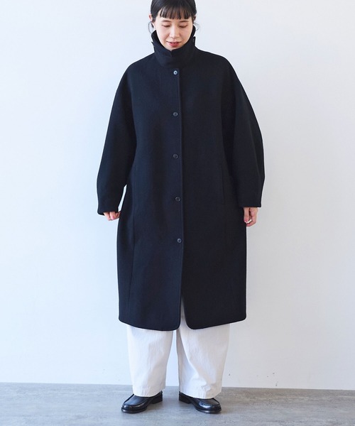 yuni(ユニ )の「△ウールsuper100 bal collar cocoonコート(ステンカラーコート・レディース・アイボリー/ブラック・FREE)」の12枚目の写真