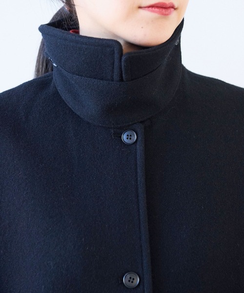 yuni(ユニ )の「△ウールsuper100 bal collar cocoonコート(ステンカラーコート・レディース・アイボリー/ブラック・FREE)」の10枚目の写真