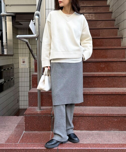 【NEW】フレディエミュ（fredy emue）/リブ見えニットソーVネックプルオーバー セール】リブ見えニットソーVネックプルオーバー（Tシャツ/カットソー