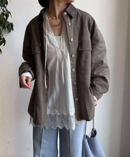 DouDou(ドゥドゥ)の「フェイクレザー衿シャツジャケット(その他アウター・レディース・グレイッシュベージュ/モカ・FREE)」の18枚目の写真