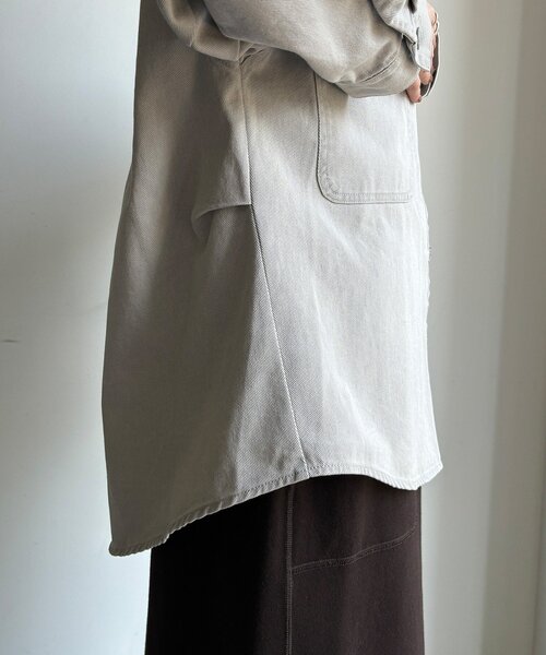 DouDou(ドゥドゥ)の「フェイクレザー衿シャツジャケット(その他アウター・レディース・グレイッシュベージュ/モカ・FREE)」の3枚目の写真