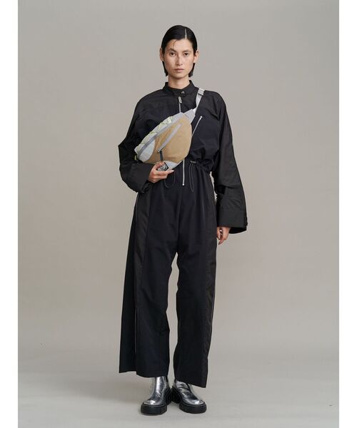 UN3D.（アンスリード）の「HALF MOON BODY BAG / ハーフムーンボディーバッグ（ボディバッグ/ウエストポーチ・レディース・ブラック/ベージュ・FREE）」の15枚目の写真