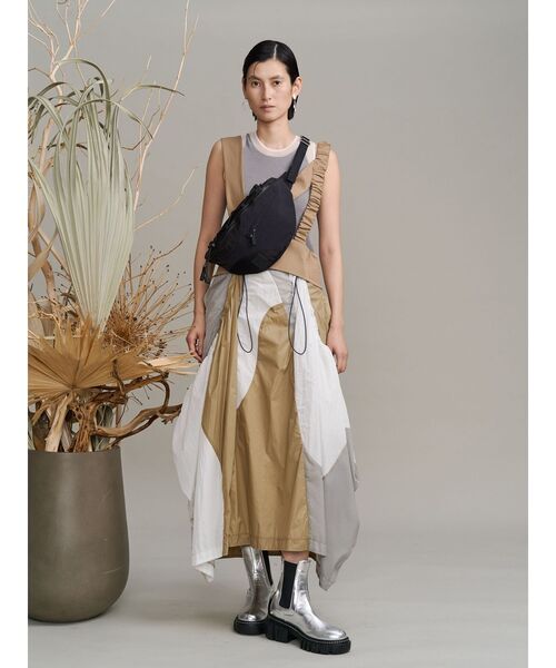 UN3D.（アンスリード）の「HALF MOON BODY BAG / ハーフムーンボディーバッグ（ボディバッグ/ウエストポーチ・レディース・ブラック/ベージュ・FREE）」の19枚目の写真