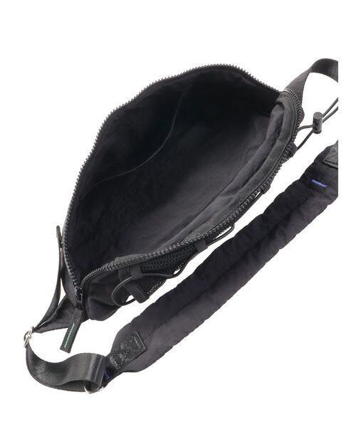 UM3D ボディバッグ ブラック HALF MOON BODY BAG / ハーフムーンボディーバッグ（ボディバッグ