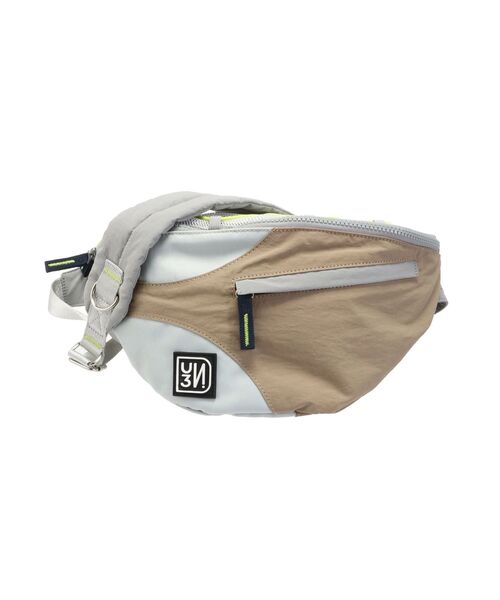 UN3D.（アンスリード）の「HALF MOON BODY BAG / ハーフムーンボディーバッグ（ボディバッグ/ウエストポーチ・レディース・ブラック/ベージュ・FREE）」の4枚目の写真