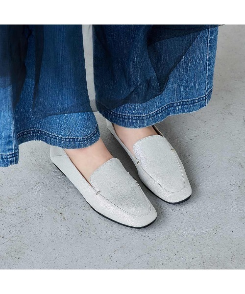 carino(カリーノ)の「【レイン対応】スクエアトゥフラットシューズ(バレエシューズ・レディース・ブラック/シルバー/ベージュ系その他4/アイボリー・24.5cm/24cm/22.5cm/23.5cm/23cm)」の1枚目の写真