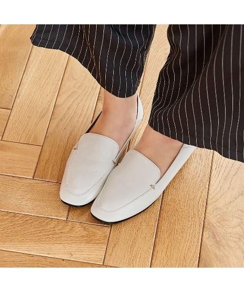 carino(カリーノ)の「【レイン対応】スクエアトゥフラットシューズ(バレエシューズ・レディース・ブラック/シルバー/ベージュ系その他4/アイボリー・24.5cm/24cm/22.5cm/23.5cm/23cm)」の2枚目の写真