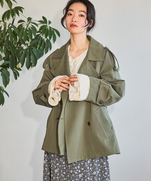 mysty woman(ミスティウーマン)の「コクーンスリーブショートトレンチコート 643238(トレンチコート・レディース・ベージュ/ネイビー/カーキ・FREE)」の1枚目の写真