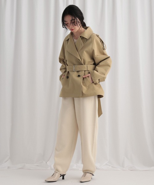 mysty woman(ミスティウーマン)の「コクーンスリーブショートトレンチコート 643238(トレンチコート・レディース・ベージュ/ネイビー/カーキ・FREE)」の17枚目の写真