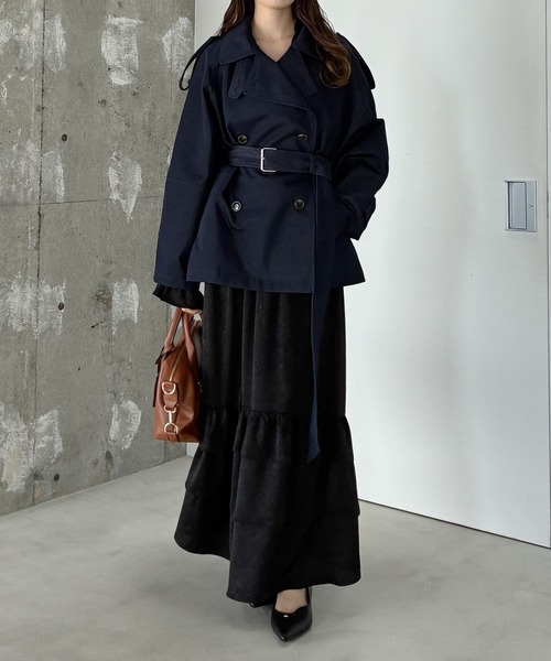 mysty woman(ミスティウーマン)の「コクーンスリーブショートトレンチコート 643238(トレンチコート・レディース・ベージュ/ネイビー/カーキ・FREE)」の22枚目の写真