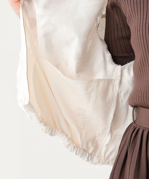 BEAMS HEART(ビームスハート)の「カットジャカード レース ブルゾン(ブルゾン・レディース・オフホワイト/ブラック・FREE)」の9枚目の写真