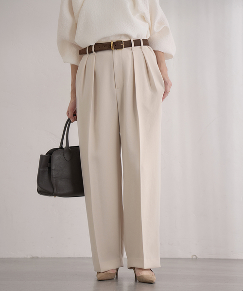 IENA（イエナ）の「&NAVY ジョーゼットサイドゴムタックパンツ（スラックス・レディース・ベージュ/ネイビー・34/36/38/40）」の2枚目の写真