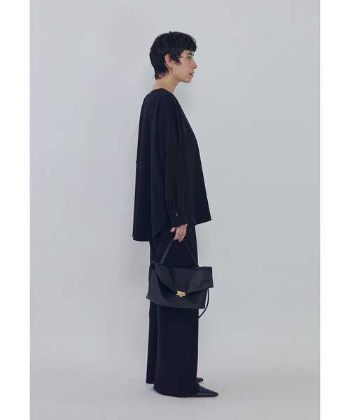 1er Arrondissement（プルミエアロンディスモン）の「ダブルクロスドルマンブラウス（シャツ/ブラウス・レディース・ブラック系その他3/オフホワイト・36/38）」の7枚目の写真