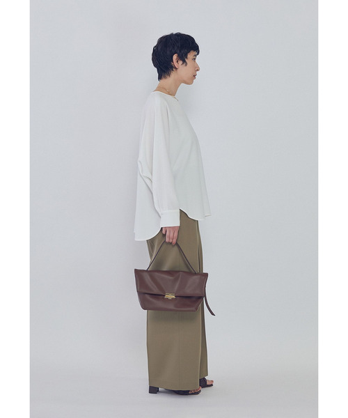 1er Arrondissement（プルミエアロンディスモン）の「ダブルクロスドルマンブラウス（シャツ/ブラウス・レディース・ブラック系その他3/オフホワイト・36/38）」の3枚目の写真