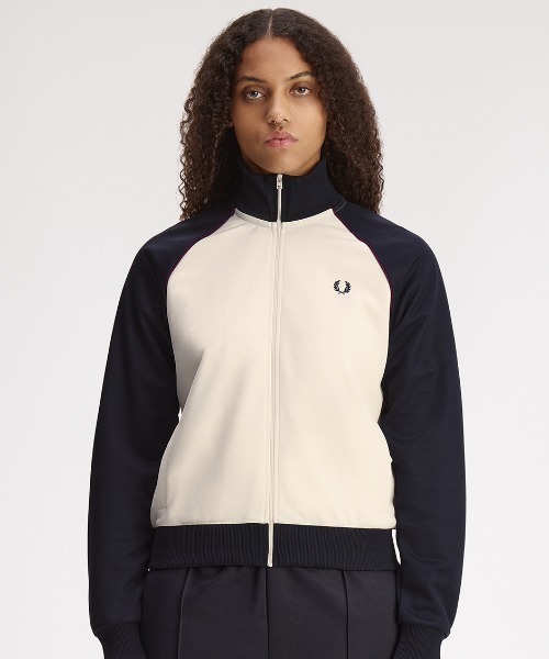 FRED PERRY(フレッドペリー)の「Colour Block Track Jacket/カラーブロックトラックジャケット(ジャージ・レディース・ベージュ・10)」の3枚目の写真