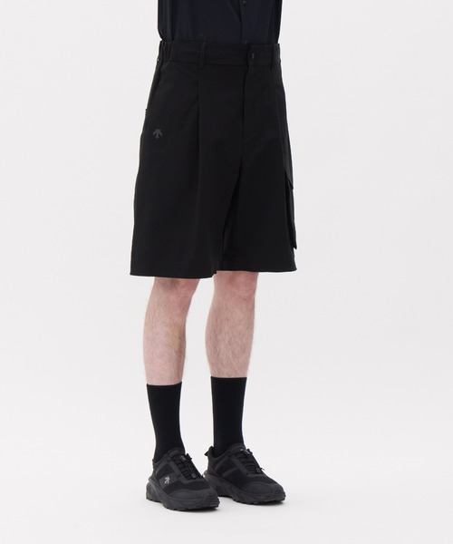 DESCENTE ALLTERRAIN(デサント オルテライン)の「DESCENTE ALLTERRAIN/デサントオルテライン SEAMLESS STRETCH BIG CARGO SHORTS ブランドロゴ シームレス カーゴショーツ 2026年 夏 夏服(カーゴパンツ・メンズ・ブラック・M/L/O)」の15枚目の写真