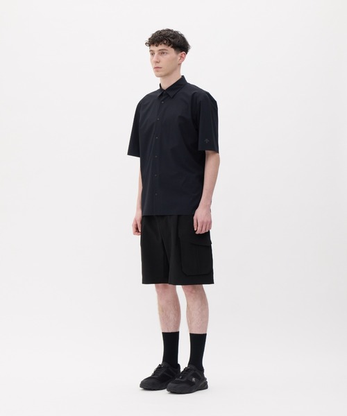 DESCENTE ALLTERRAIN(デサント オルテライン)の「DESCENTE ALLTERRAIN/デサントオルテライン SEAMLESS STRETCH BIG CARGO SHORTS ブランドロゴ シームレス カーゴショーツ 2026年 夏 夏服(カーゴパンツ・メンズ・ブラック・M/L/O)」の12枚目の写真