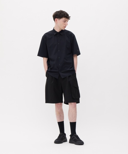 DESCENTE ALLTERRAIN(デサント オルテライン)の「DESCENTE ALLTERRAIN/デサントオルテライン SEAMLESS STRETCH BIG CARGO SHORTS ブランドロゴ シームレス カーゴショーツ 2026年 夏 夏服(カーゴパンツ・メンズ・ブラック・M/L/O)」の10枚目の写真