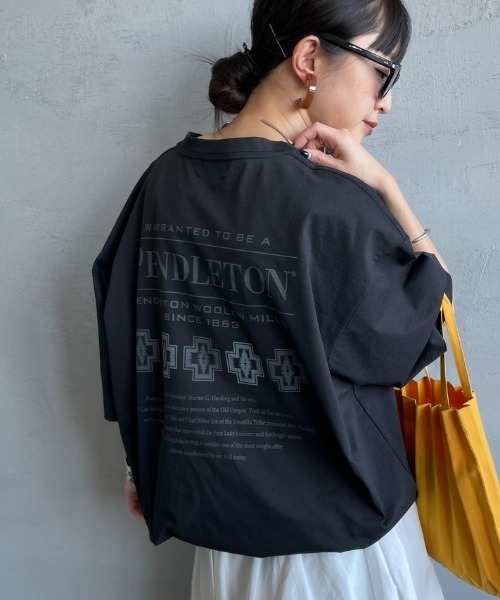 PENDLETON（ペンドルトン）の「【WEB先行予約】[PENDLETON/ペンドルトン] ドローコード付き ヒストリーロゴ バックプリントTシャツ（Tシャツ/カットソー・レディース・ホワイト/ベージュ/ブラック・XL/L/M/S）」の2枚目の写真