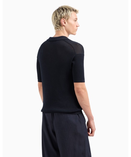 EMPORIO ARMANI(エンポリオアルマーニ)の「<オンライン限定>【エンポリオ アルマーニ】ポロカラー セーター マイクロパーフォレーションニット(ニット/セーター・メンズ・ネイビー・LARGE/X-LARGE)」の4枚目の写真