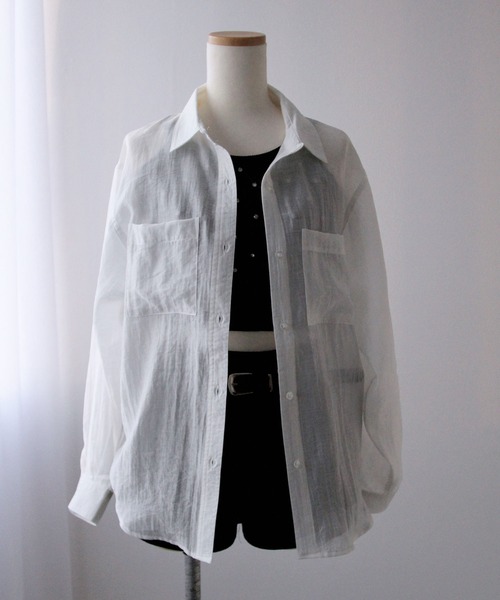 Diable baiser(ディアブルベーゼ)の「【ZOZO限定】やや透け感長袖シアーシャツ(シャツ/ブラウス・レディース・ホワイト/ブルー/ブラック・MEDIUM)」の4枚目の写真