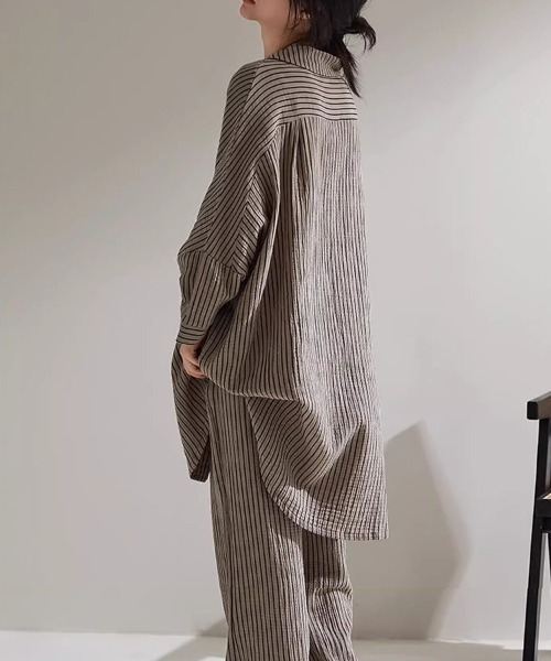 SallyLunn(サリーラン)の「セットアップストライプロングシャツガウン(セットアップ・レディース・ベージュ・LARGE/MEDIUM)」の3枚目の写真