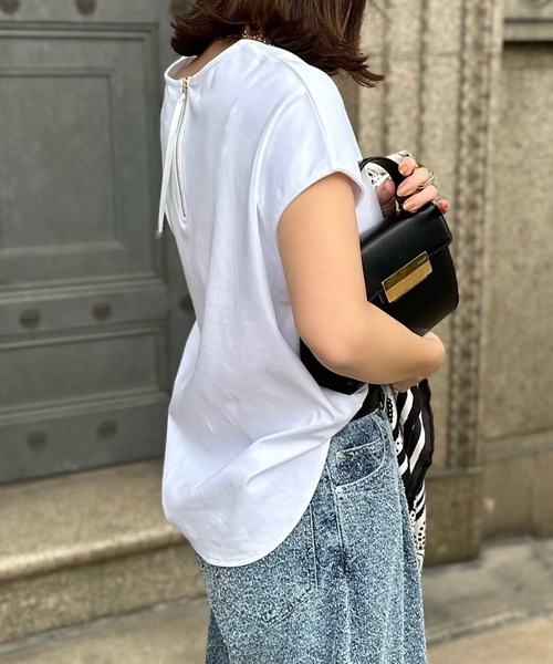 Emma Taylor(エマテイラー)の「シルクタッチスムースバックジッププルオーバー(Tシャツ/カットソー・レディース・ホワイト/サックスブルー/ブラック/ライトイエロー・FREE)」の6枚目の写真