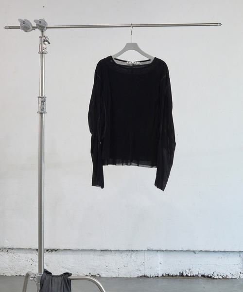 NVRFRGT(ネヴァーフォーゲット)の「DOUBLE LAYERED LONG SLEEVE T-SHIRT(Tシャツ/カットソー・レディース・ブラック/ベージュ・1)」の2枚目の写真
