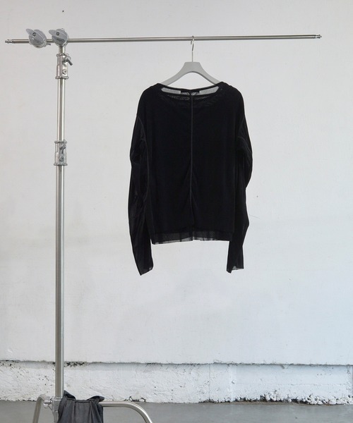 NVRFRGT(ネヴァーフォーゲット)の「DOUBLE LAYERED LONG SLEEVE T-SHIRT(Tシャツ/カットソー・レディース・ブラック/ベージュ・1)」の3枚目の写真