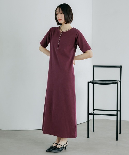 PAGEBOY（ページボーイ）の「【汗じみ防止/2サイズ展開】ジミレスヘンリーネックワンピース（ワンピース・レディース・ブラック/グレー/チェリーピンク・MEDIUM/SMALL）」の19枚目の写真