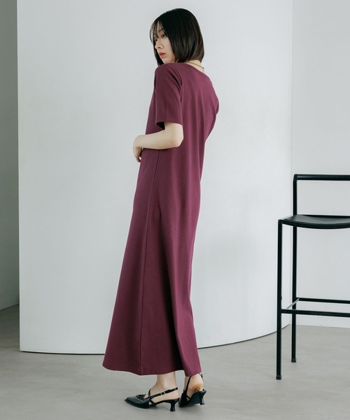 PAGEBOY（ページボーイ）の「【汗じみ防止/2サイズ展開】ジミレスヘンリーネックワンピース（ワンピース・レディース・ブラック/グレー/チェリーピンク・MEDIUM/SMALL）」の20枚目の写真