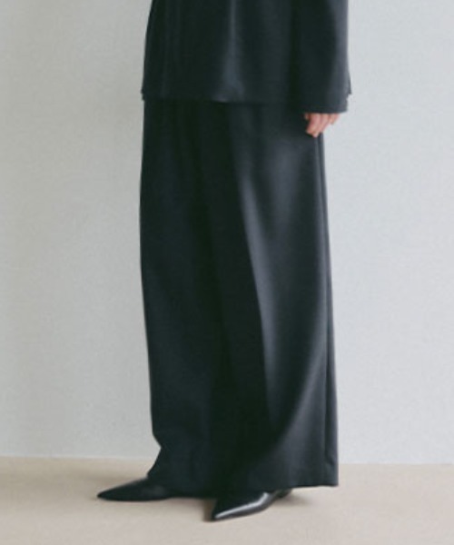 ETRE TOKYO(エトレトウキョウ)の「ダブルフェイスデザインウエストワイドパンツ(その他パンツ・レディース・ブラック/ネイビー・S/M)」の2枚目の写真