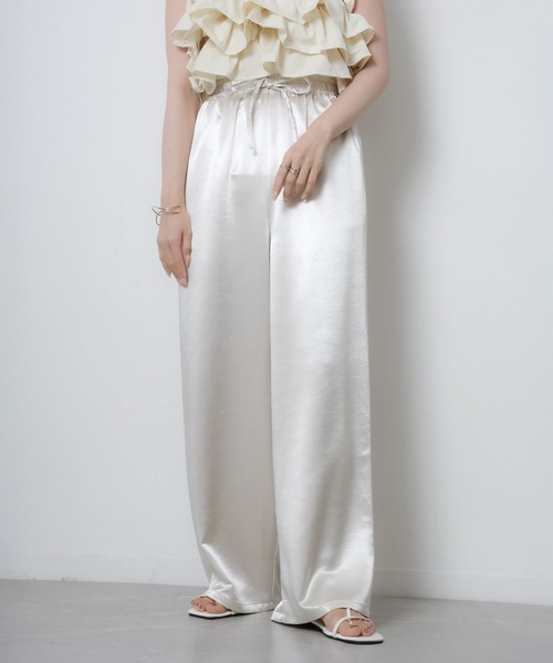 Riberry（リベリー）の「サテンイージーワイドパンツ（その他パンツ・レディース・ピンク/アイボリー/ブラック/グレイッシュベージュ・FREE）」の17枚目の写真