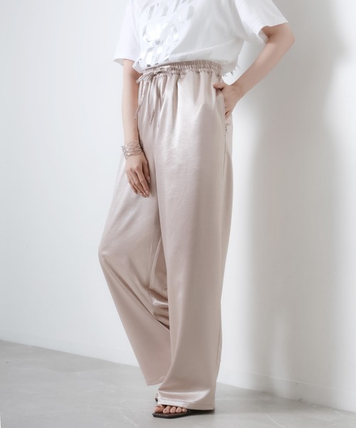 Riberry（リベリー）の「サテンイージーワイドパンツ（その他パンツ・レディース・ピンク/アイボリー/ブラック/グレイッシュベージュ・FREE）」の12枚目の写真