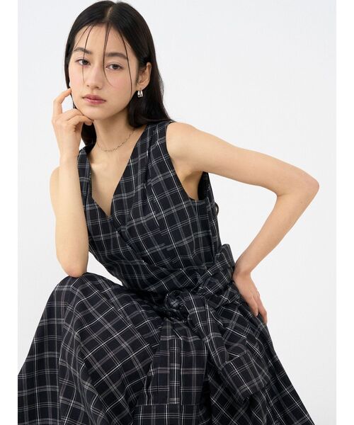 LAGUNAMOON（ラグナムーン）の「ウエストシャツデザインワンピース（ワンピース・レディース・ホワイト/ブラック・SMALL/MEDIUM）」の17枚目の写真