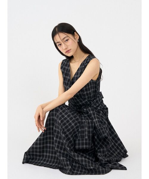 LAGUNAMOON（ラグナムーン）の「ウエストシャツデザインワンピース（ワンピース・レディース・ホワイト/ブラック・SMALL/MEDIUM）」の18枚目の写真