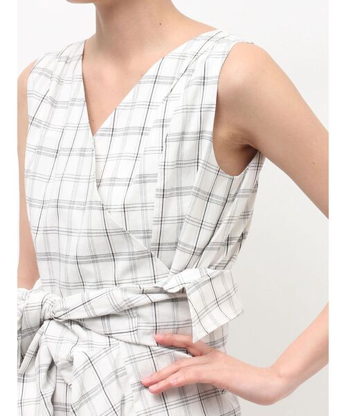 LAGUNAMOON（ラグナムーン）の「ウエストシャツデザインワンピース（ワンピース・レディース・ホワイト/ブラック・SMALL/MEDIUM）」の7枚目の写真