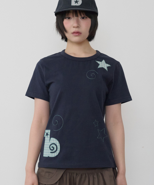 BAUF（バウフ）の「BスタースリムフィットTシャツ[ネイビー]（Tシャツ/カットソー・レディース・その他・FREE）」の2枚目の写真