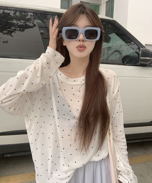 Ritzy(リッツィー)の「ドット柄 ゆったりロングスリーブ T シャツ(Tシャツ/カットソー・レディース・グレー/ホワイト/ブラック・FREE)」の1枚目の写真