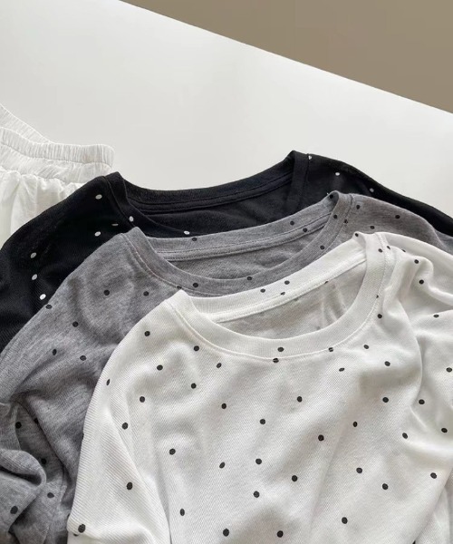 Ritzy(リッツィー)の「ドット柄 ゆったりロングスリーブ T シャツ(Tシャツ/カットソー・レディース・グレー/ホワイト/ブラック・FREE)」の5枚目の写真