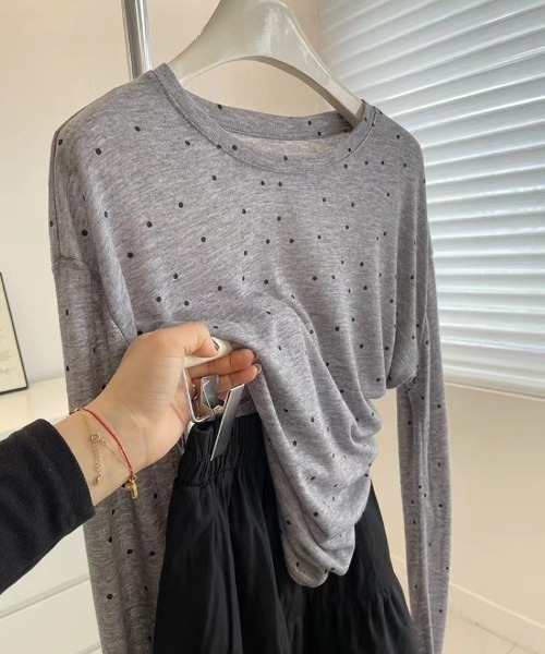 Ritzy(リッツィー)の「ドット柄 ゆったりロングスリーブ T シャツ(Tシャツ/カットソー・レディース・グレー/ホワイト/ブラック・FREE)」の20枚目の写真