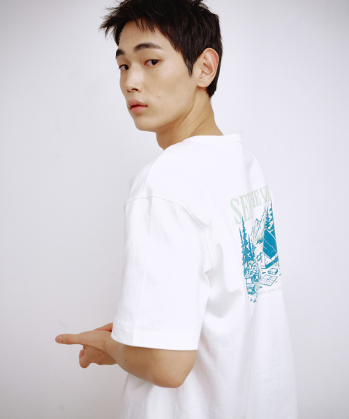 KALAPATTHAR（カラパタール）の「BACK CAMPING GRAPHIC SHORT-SLEEVED T-SHIRT - WHITE（Tシャツ/カットソー・メンズ・その他・MEDIUM/LARGE/X-LARGE）」の2枚目の写真