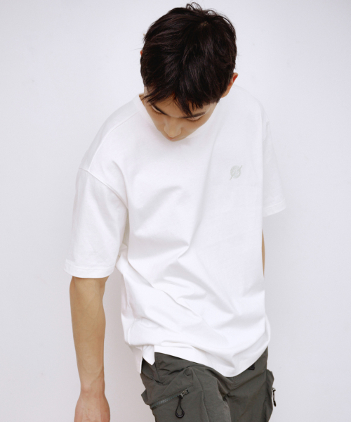 KALAPATTHAR（カラパタール）の「BACK CAMPING GRAPHIC SHORT-SLEEVED T-SHIRT - WHITE（Tシャツ/カットソー・メンズ・その他・MEDIUM/LARGE/X-LARGE）」の3枚目の写真