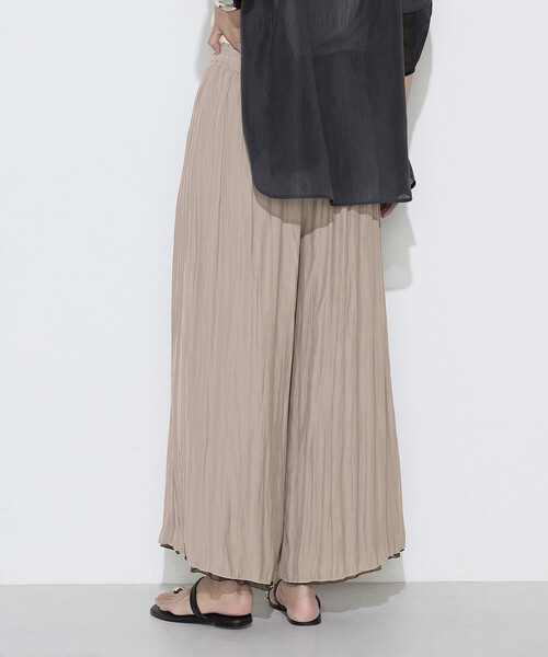 K.T KIYOKO TAKASE(キヨコタカセ)の「カッセン×シフォン リバーシブル プリーツパンツ(その他パンツ・レディース・ブラック系その他/ネイビー/ブラウン系その他・7号/9号)」の16枚目の写真