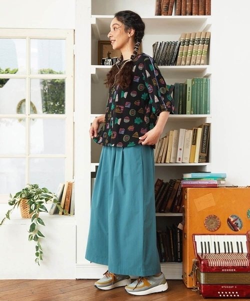 Jocomomola(ホコモモラ)の「Sala de baile ブークレジャカードカットソー(Tシャツ/カットソー・レディース・ブラック/オレンジ・40)」の3枚目の写真