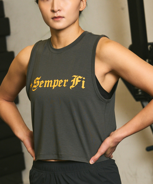 KHAKI GRADO(カーキグラド)の「K.A.G Semper Fi クロップレギュラーフィットスリーブレス(ディープグリーンカーキ)(Tシャツ/カットソー・レディース・その他・SMALL/MEDIUM/LARGE)」の6枚目の写真