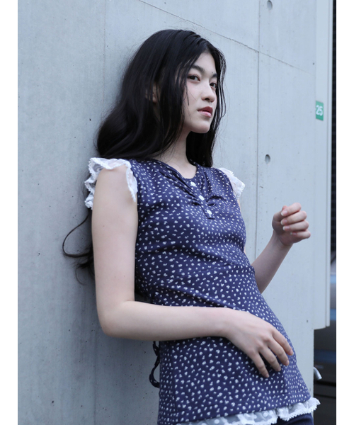 UGLY SHADOW(アグリーシャドウ)の「FLOWER LACE SLEEVELESS(NAVY)(Tシャツ/カットソー・レディース・その他・FREE)」の1枚目の写真